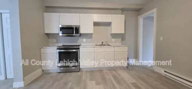 Main picture of 427 W Berwick St