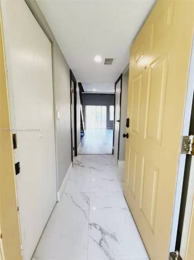 Main picture of 10815 NW 68 Ave