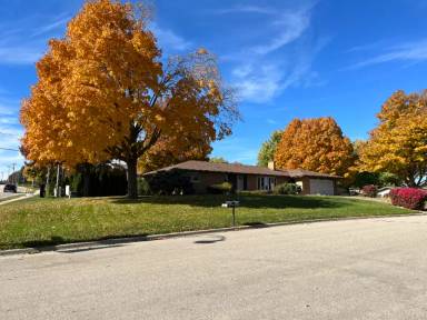 Main picture of 2317 Maplewood Dr