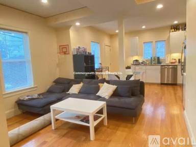 Main picture of 5 Griggs Pl