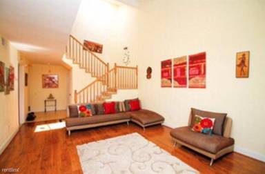 Main picture of 947 Erie Cir
