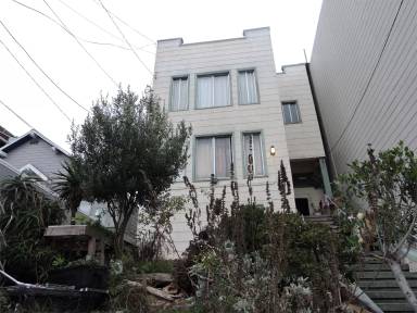 Main picture of 1223 44th Ave