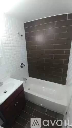 Main picture of 492 Thatford Ave