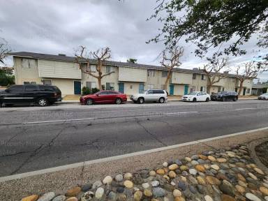 Main picture of 2909 S Chester Ave