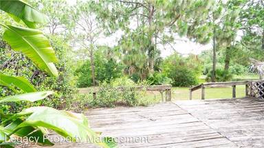 Main picture of 163 Crown Point Cir