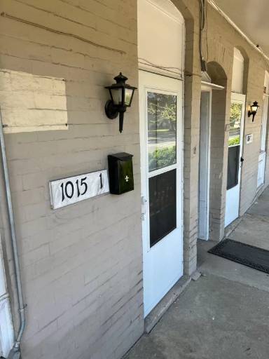 Main picture of 1015 W Leigh St