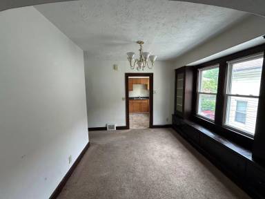 Main picture of 1909 Spring Rd