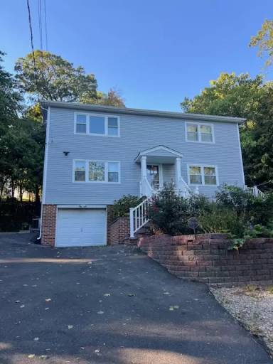 Main picture of 133A Columbia St