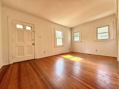 Main picture of 1830 James St