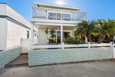 Main picture of 1707 W Balboa Blvd