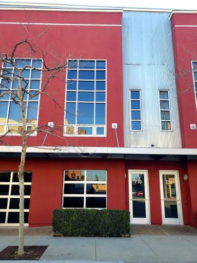 Main picture of 710 N Santiago St