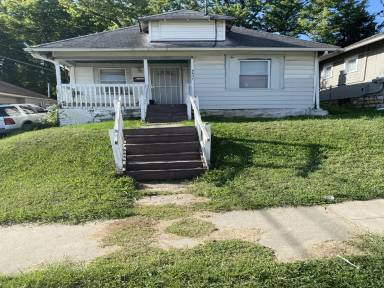 Main picture of 4407 E 20th St