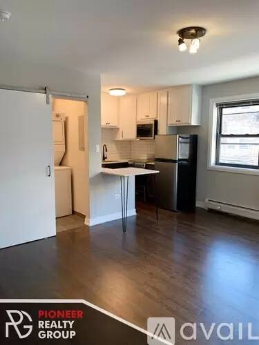Main picture of 5536 N Sheridan Rd