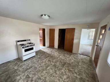 Main picture of 704 3rd Ave