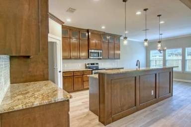Main picture of 6517 Paddington Dr