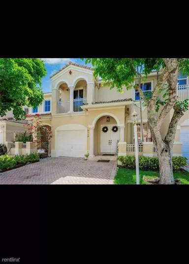 Main picture of 3119 NW 101st Pl