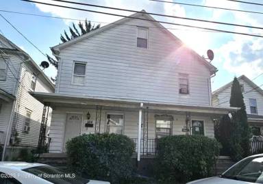 Main picture of 138 Penn St