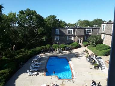 Main picture of 1100 E 6th St