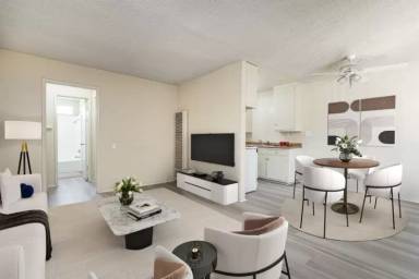 Main picture of 530 N Wilson Ave