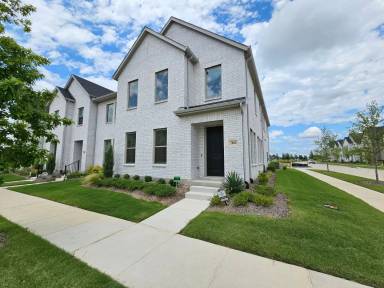 Main picture of 2800 Jacaranda Dr