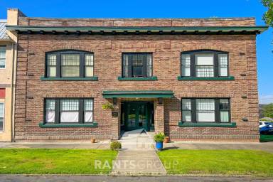 Main picture of 133 N Market Blvd
