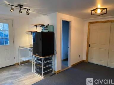 Main picture of 76 Railroad St