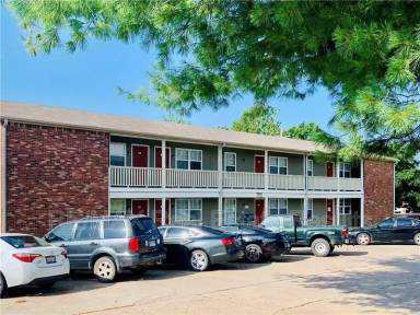 Main picture of 1810 W Twin Springs St
