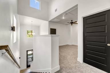 Main picture of 205 Lynn Dr