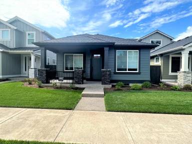 Main picture of 6442 SE Provence St