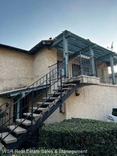 Main picture of 2560 Occidental Cir