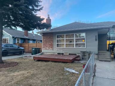 Main picture of 221 Avenue D