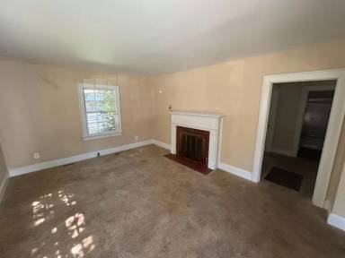 Main picture of 304 Central Dr