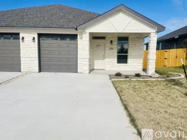 Main picture of 4919 Rose Garden Loop