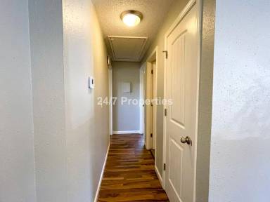 Main picture of 1221 Leonard St