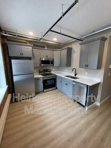 Main picture of 627 E 4th St