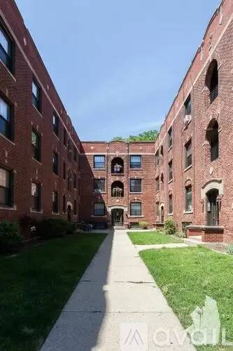 Main picture of 2884-2888 N Clark St Apartments