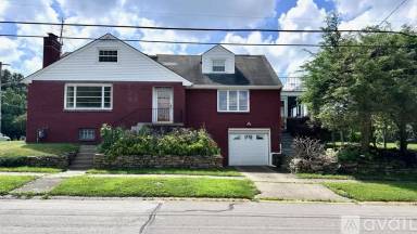 Main picture of 800 Welty St