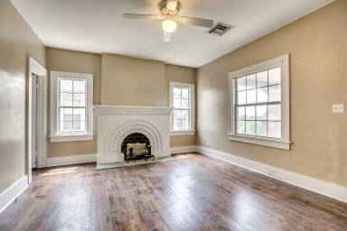Main picture of 631 NW 6th St