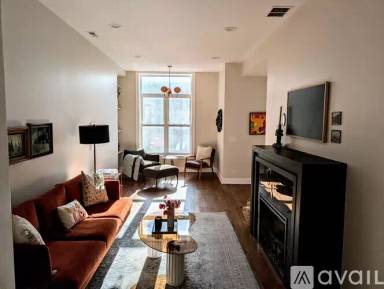 Main picture of 1054 W Hollywood Ave