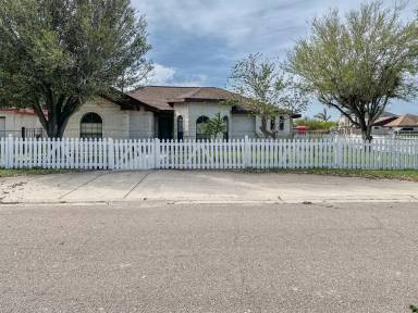 Main picture of 2909 La Loma Dr