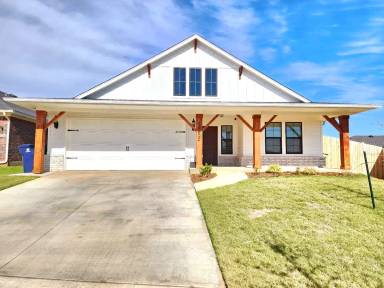 Main picture of 18600 Luna Dr