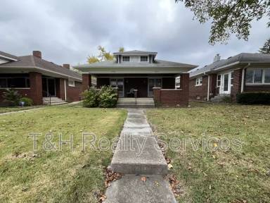 Main picture of 4912 E 10th St