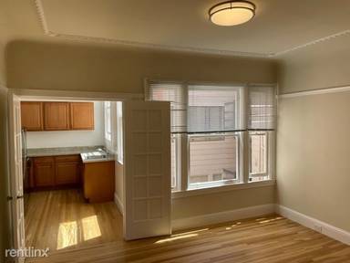 Main picture of 960 Bay St