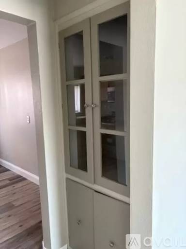Main picture of 2306 W 5th Ave