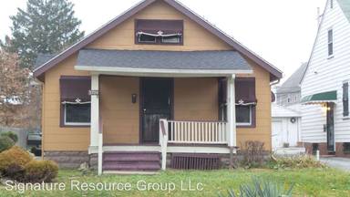 Main picture of 3709 E 153rd St