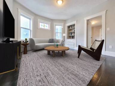 Main picture of 40 Fenton St