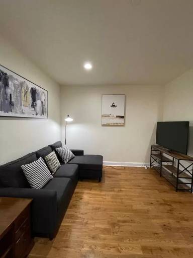 Main picture of 4080 Spring Garden St