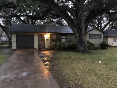 Main picture of 318 Caladium St