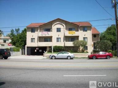 Main picture of 6924 Woodman Ave