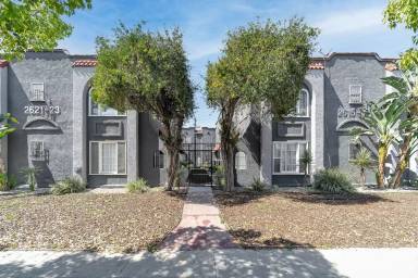 Main picture of 2619 3/4 S Victoria Ave